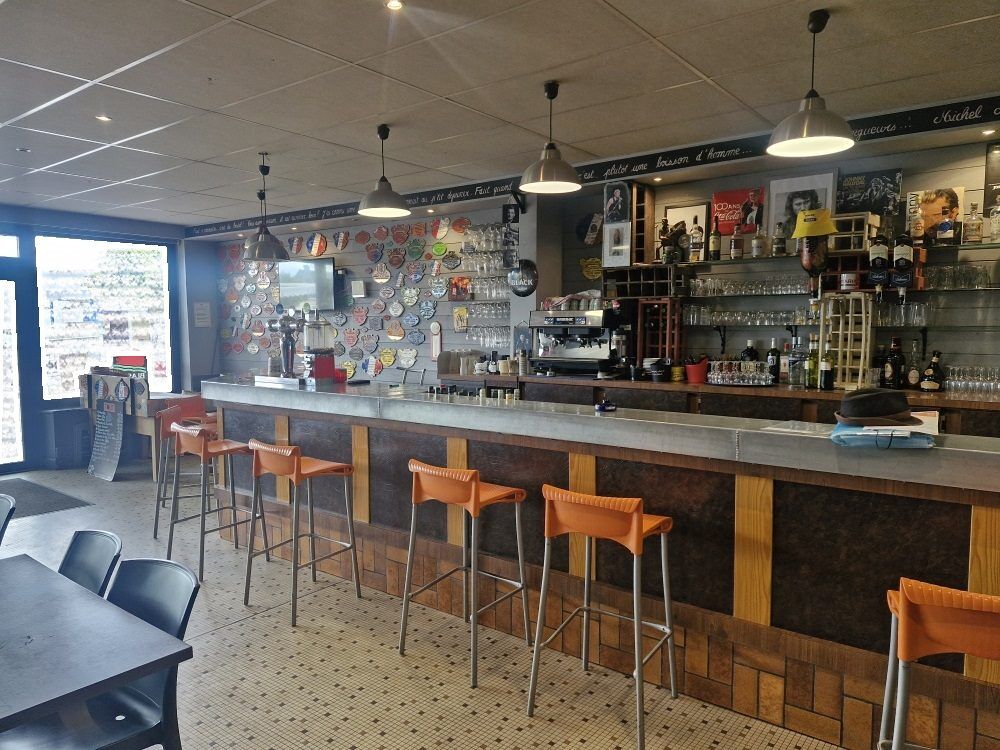   A Vendre - Fonds De Commerce Bar / Restaurant avec une Licence I 