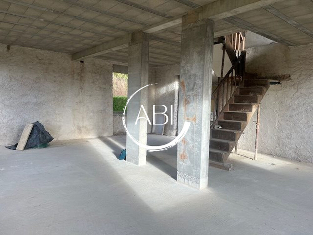 Bagnoles de l'Orne, Maison à rénover de 130 m² - Gros oeuvre