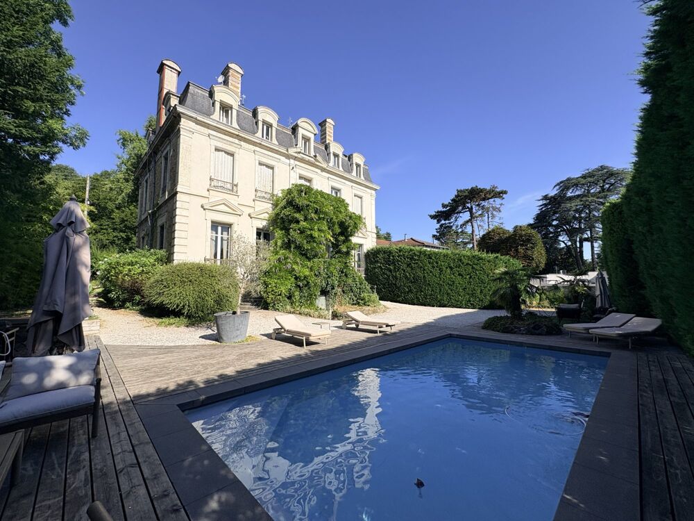 Location Propriété/Château MANOIR AVEC PISCINE Collonges-au-mont-d'or