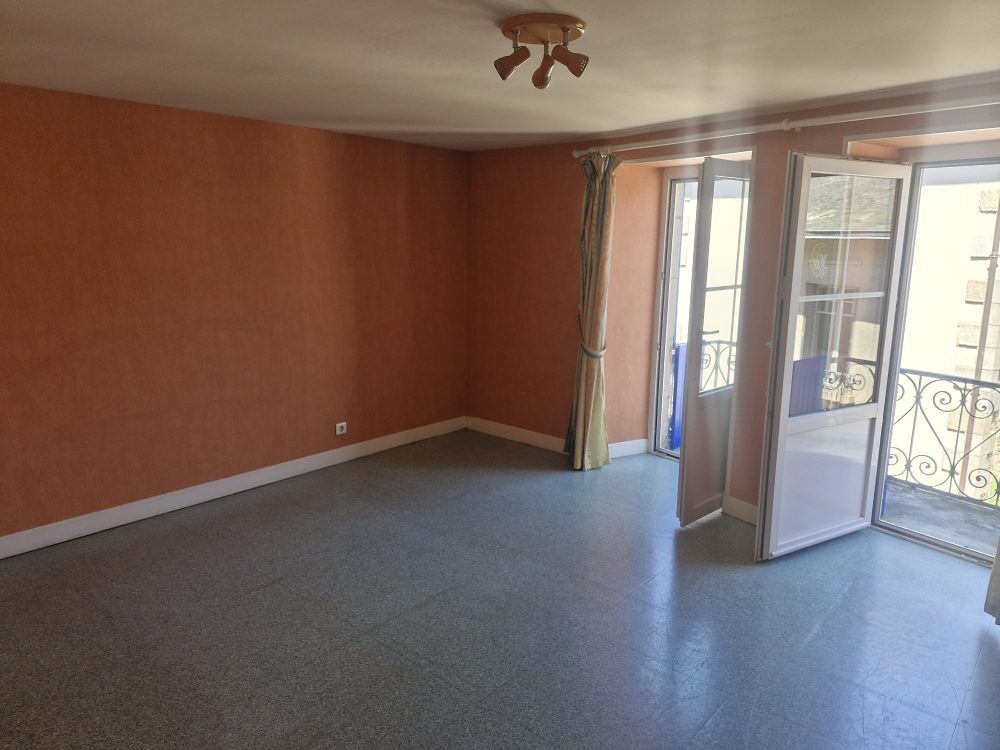 Vente Immeuble Vente d'Immeuble avec Magasin + Grand Appartement ! Saint-laurent-sur-gorre