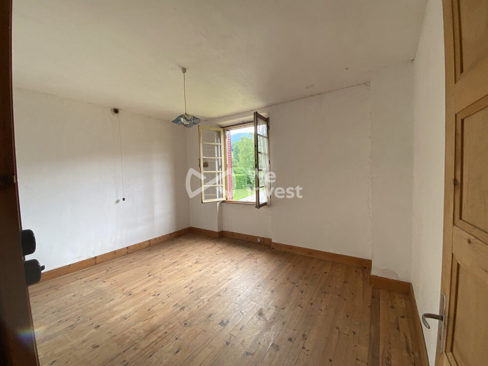 Vente Maison Bâtisse composée de 2 logements T3 de 65 m² chacun à Champfr Champfromier