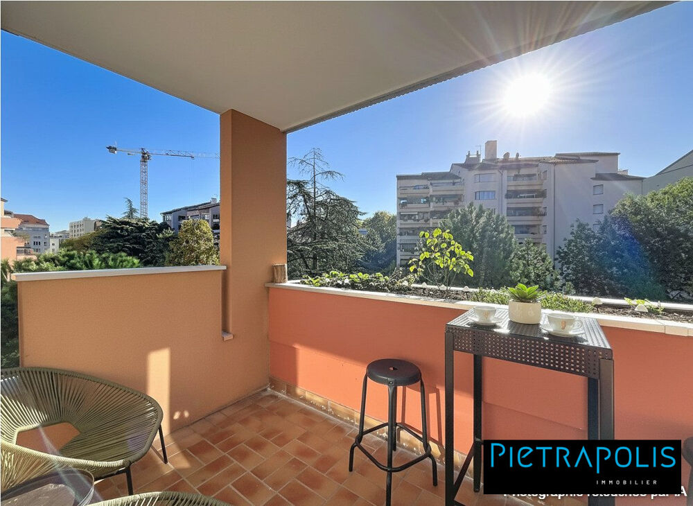 Vente Appartement T4 au calme avec balcon, dans une copropriété avec parc arbor? Lyon 7