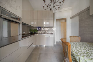  Appartement à louer 5 pièces 134 m²