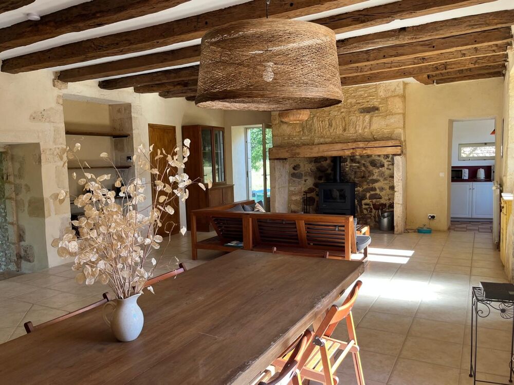 Maison en pierre sur 2 hect en campagne