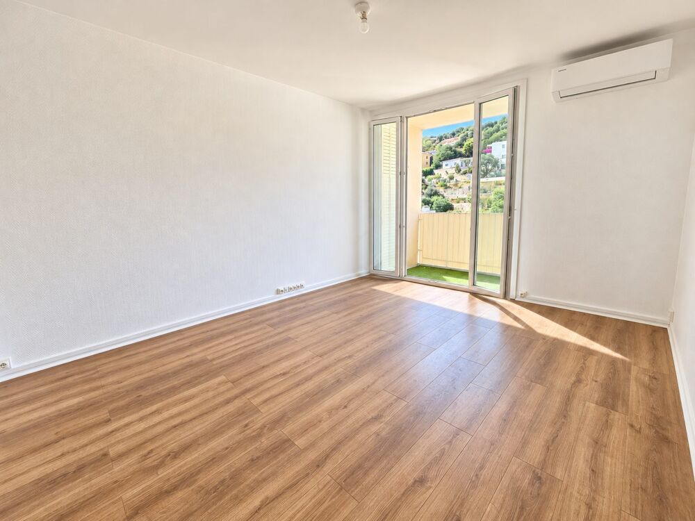 Location Appartement Nice Est Studio de 30 m² avec balcon, cave et parking collectif Nice