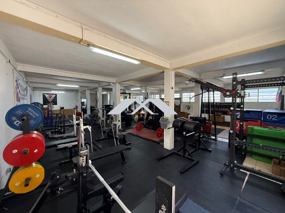 Vente Immeuble SUPERBE OPPORTUNITÉ D'INVESTISSEMENT – HYPER CENTRE DE SAIN Saint joseph