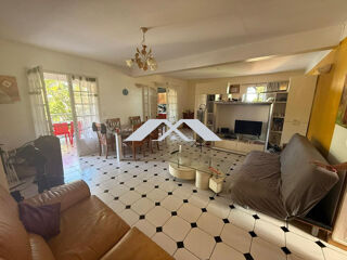  Immeuble à vendre 284 m²