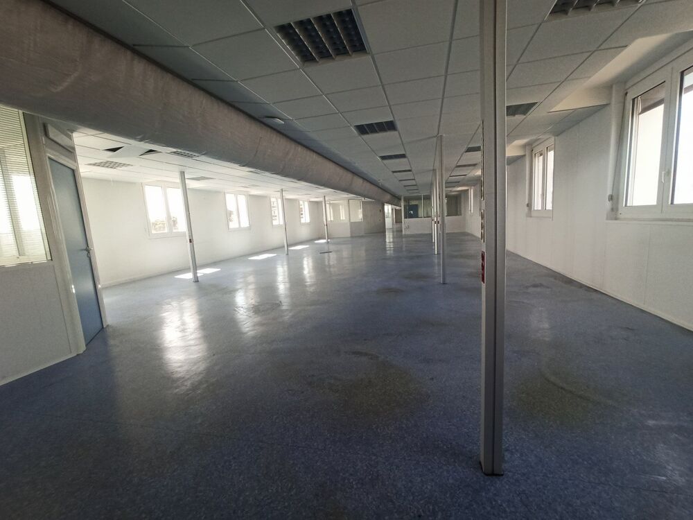   LIMOGES Location Plateau Bureaux 620m² + 15 P 