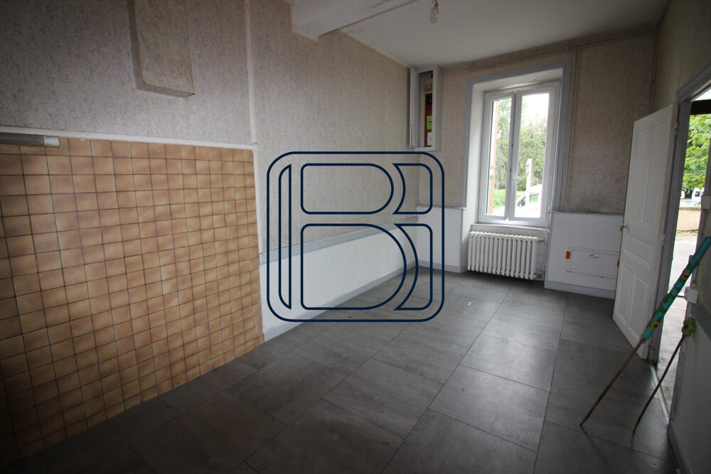 MAISON AVEC COUR D INTERIEUR A FORT POTENTIEL