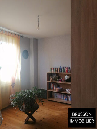  Appartement à louer 5 pièces 100 m²