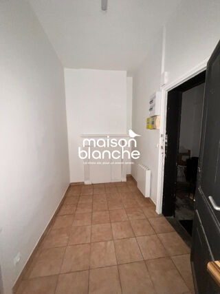 Location Appartement À LOUER – Appartement T2 de 49,02 m² – Proche Gare Saint-J Bordeaux