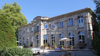  Maison  vendre 13 pices 421 m