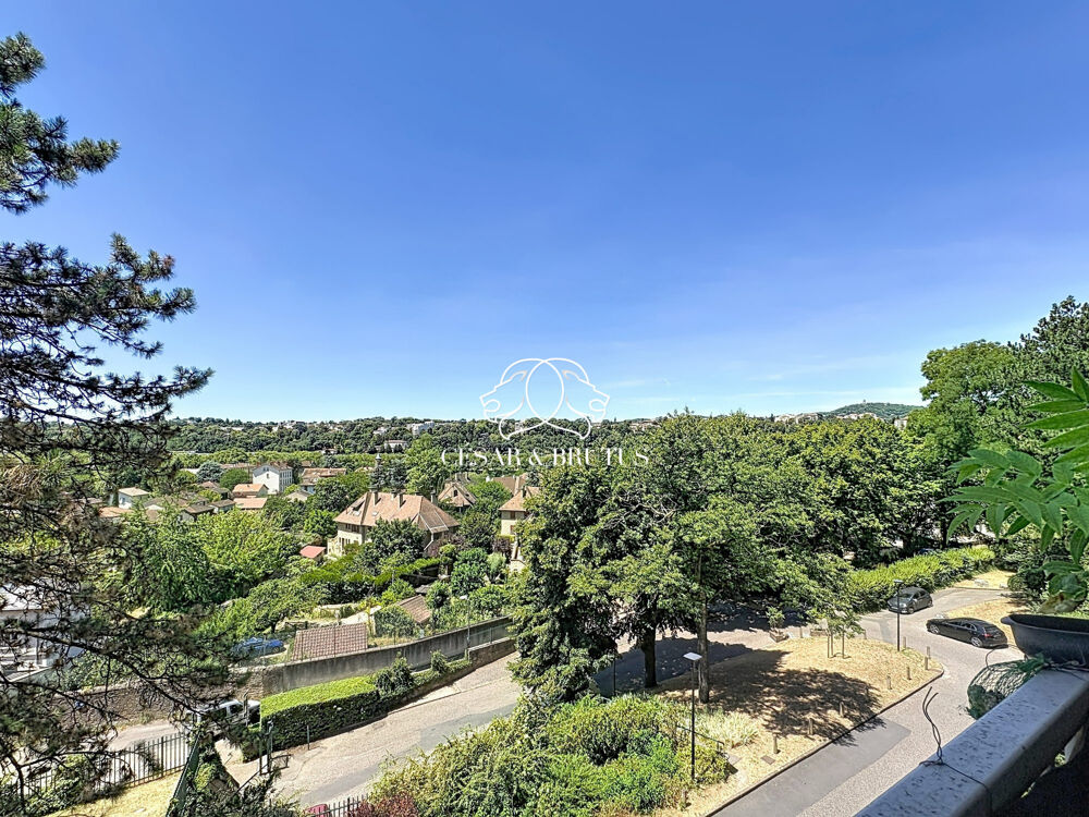 T3 traversant + balcon + loggia + cave + box