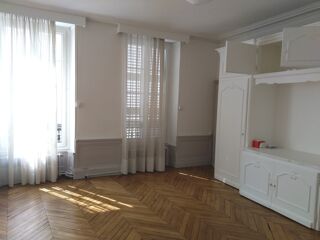  Appartement � louer 7 pi�ces 180 m�