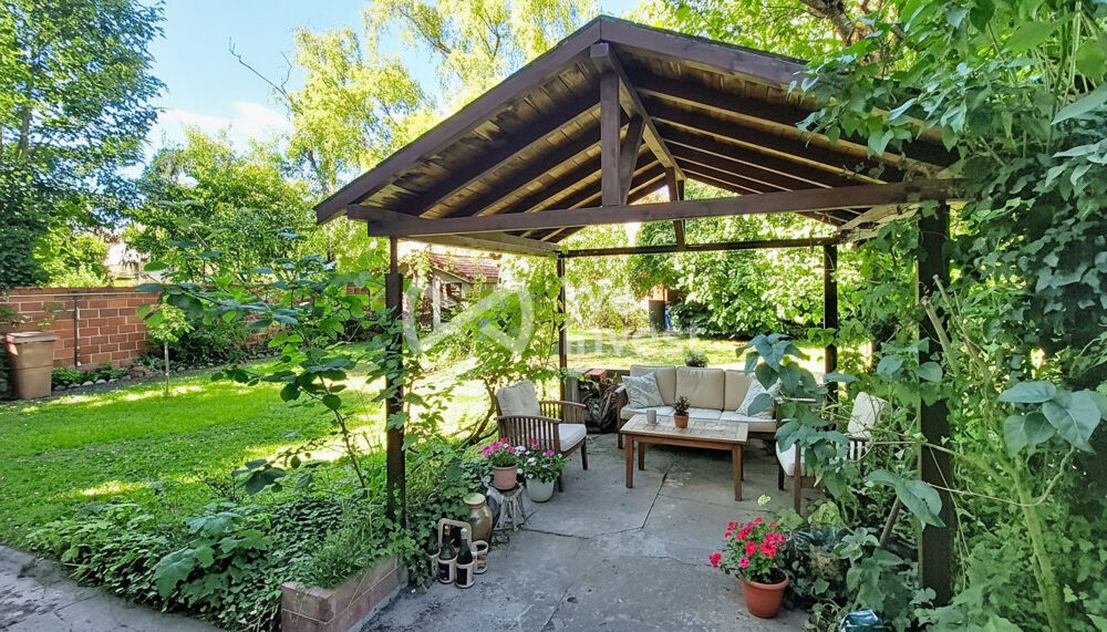 BEAUCHAMP  AUTHENTIQUE MEULIÈRE INDÉPENDANTE  696 m² DE