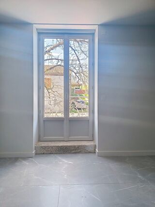  Appartement à louer 3 pièces 79 m²