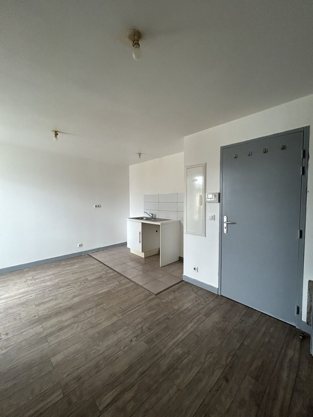 Location Appartement À LOUER – APPARTEMENT 2 PIÈCES EN REZ-DE-CHAUSSÉE Angerville