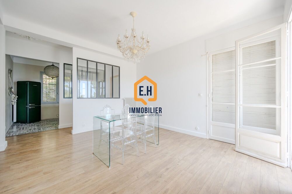 Vente Appartement À VENDRE – T3 TRAVERSANT AU CHARME UNIQUE, APERÇU MER & VUE Toulon