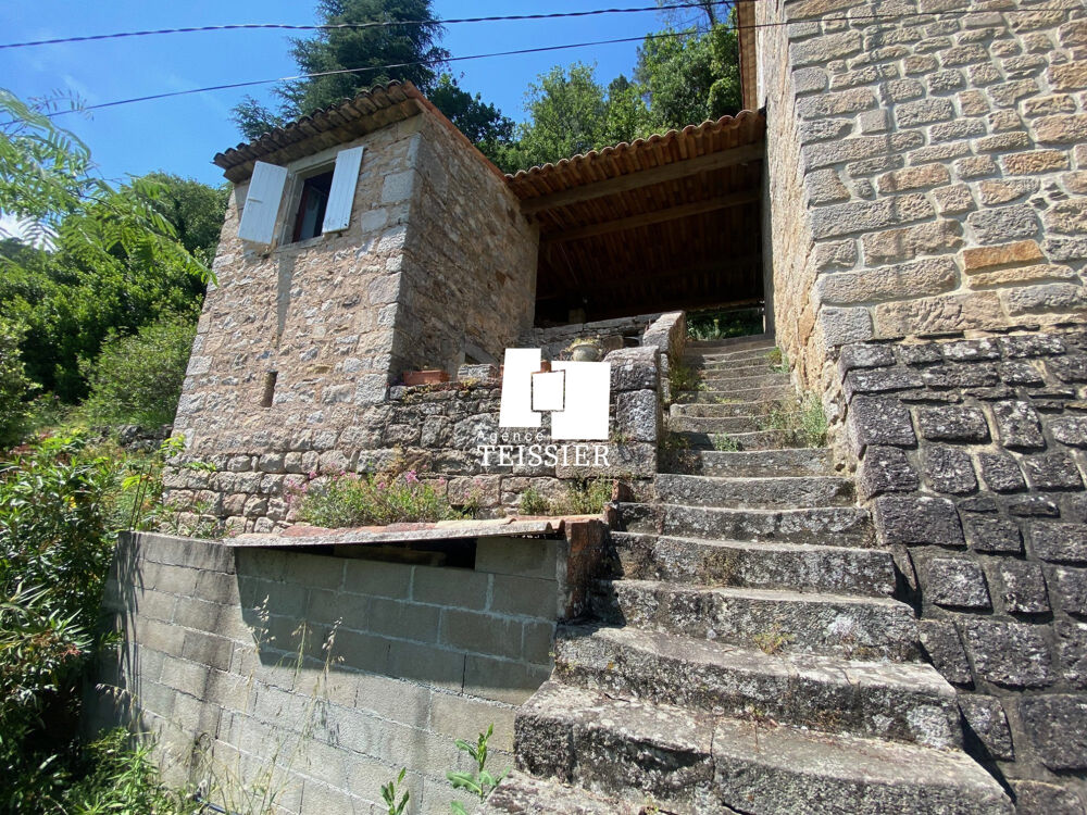 Maison en pierre indépendante avec vue