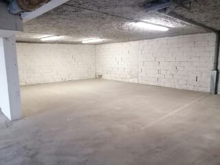  Parking / Garage � vendre 120 m�