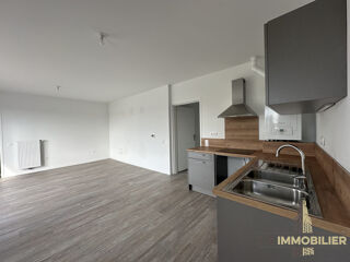  Appartement à louer 4 pièces 80 m²