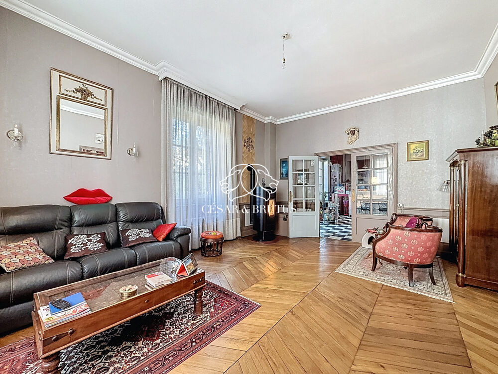 MAISON BOURGEOISE -274 m2- JARDIN
