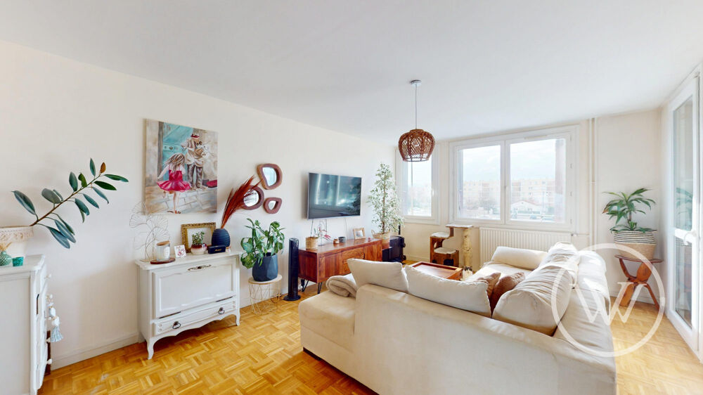 Appartement T4 de 96,12m² avec terrasse, balcon et cave, Valenc