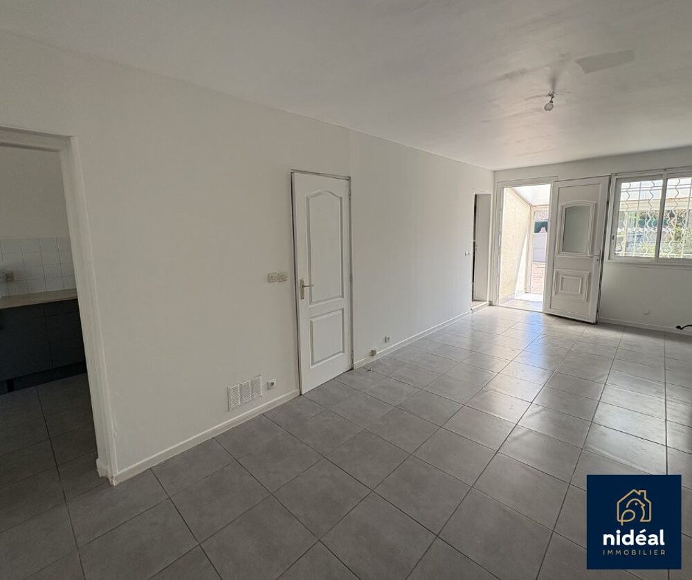 Rare  Maison de ville 85,6 m², 4 chambres, 2 cours et 194 m?