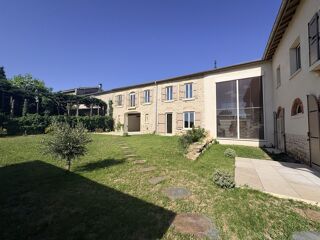  Maison à louer 9 pièces 371 m²