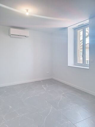  Appartement à louer 3 pièces 79 m²