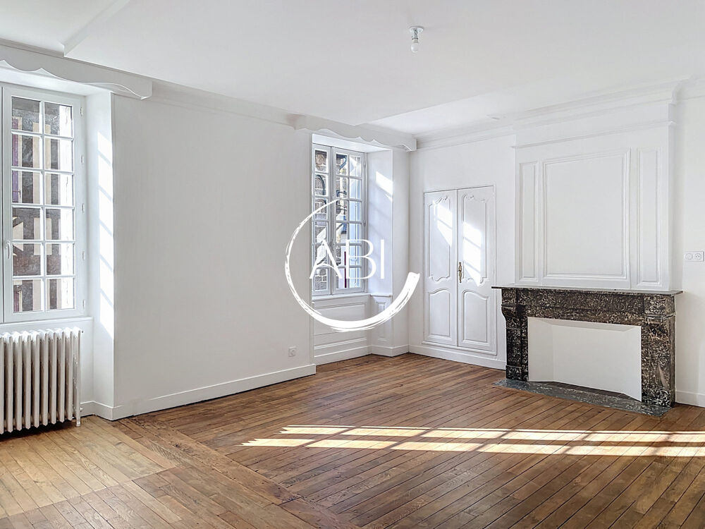Au coeur de Domfront en Poiraie, Demeure bourgeoise de 220 m² r