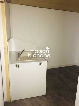  Appartement à louer 4 pièces 85 m²