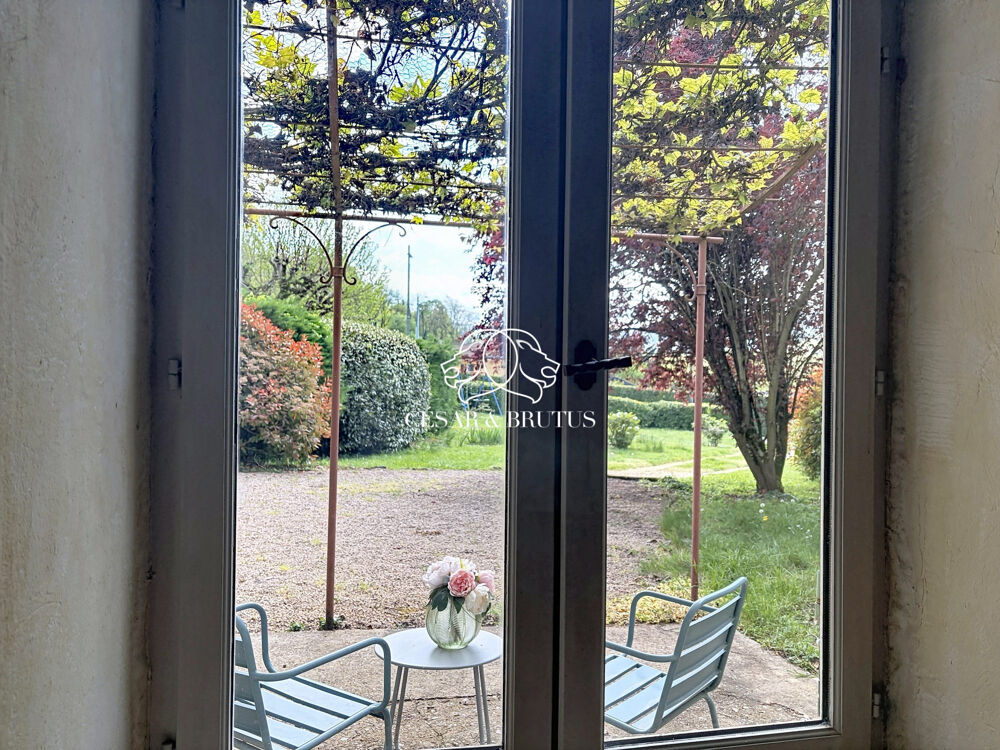 Maison familiale à FLEURIEU SUR SAONE