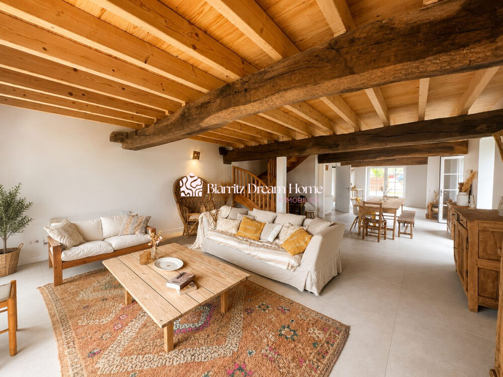 AHETZE  Appartement de caractère de 164 m² au coeur du vill