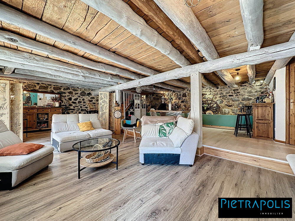 Maison de caractère de 278m2 m² , +500m2 de cours intérieure,