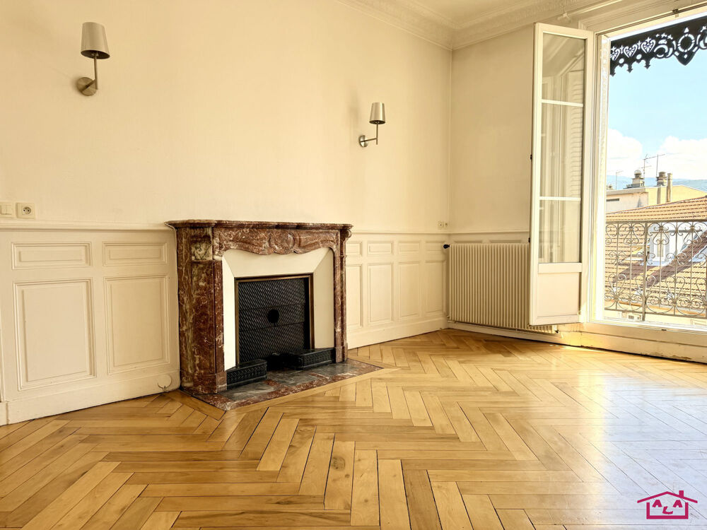 Vente Appartement DERNIER ETAGE AVEC ASCENSEUR DANS IMMEUBLE HAUSSMANNIEN Grenoble