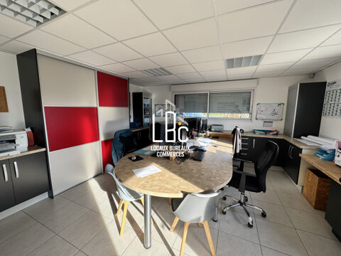   Les Touches - À vendre local d'activité 472 m² 