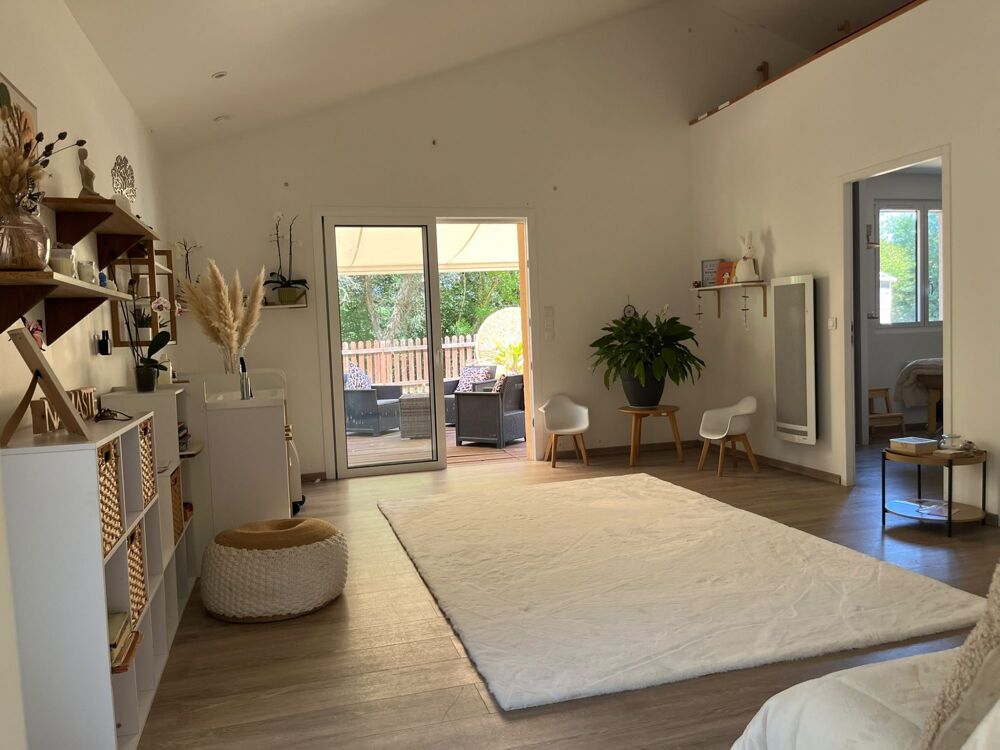 Vente Maison Villa entourée de bois sur terrain d'un hectare Vergt-de-biron