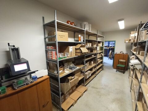  VENTE Dépôt 300m² + Bureaux 200m² 