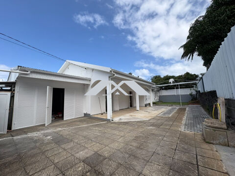 LOCAL PROFESSIONNEL / COMMERCIAL – HYPER-CENTRE DE SAINT-JOSEP 2800 97480 Saint joseph