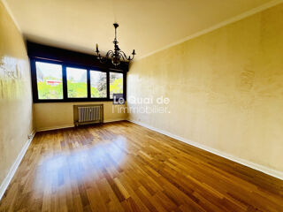  Appartement à louer 5 pièces 130 m²