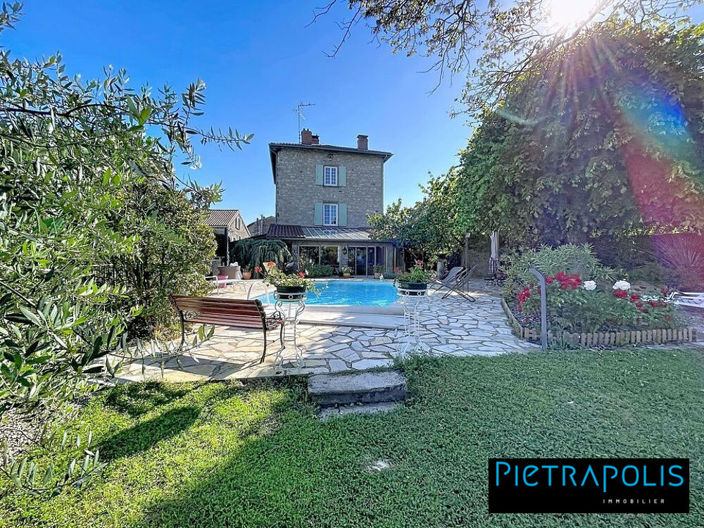 Magnifique Maison de 280 m2 : 7 chambres, piscine et dépendance