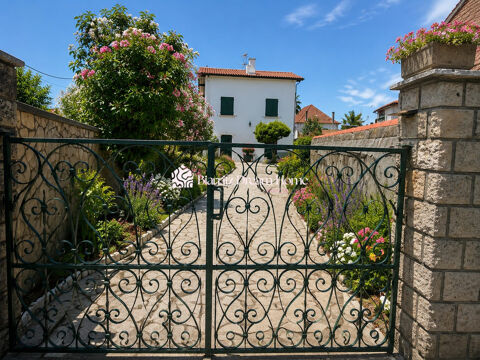   MAISON DE VILLE Maison - 5 pièce(s) - 140 m²