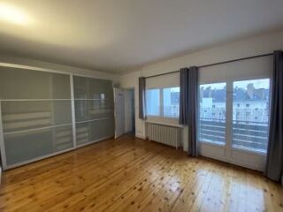  Appartement à louer 4 pièces 95 m²
