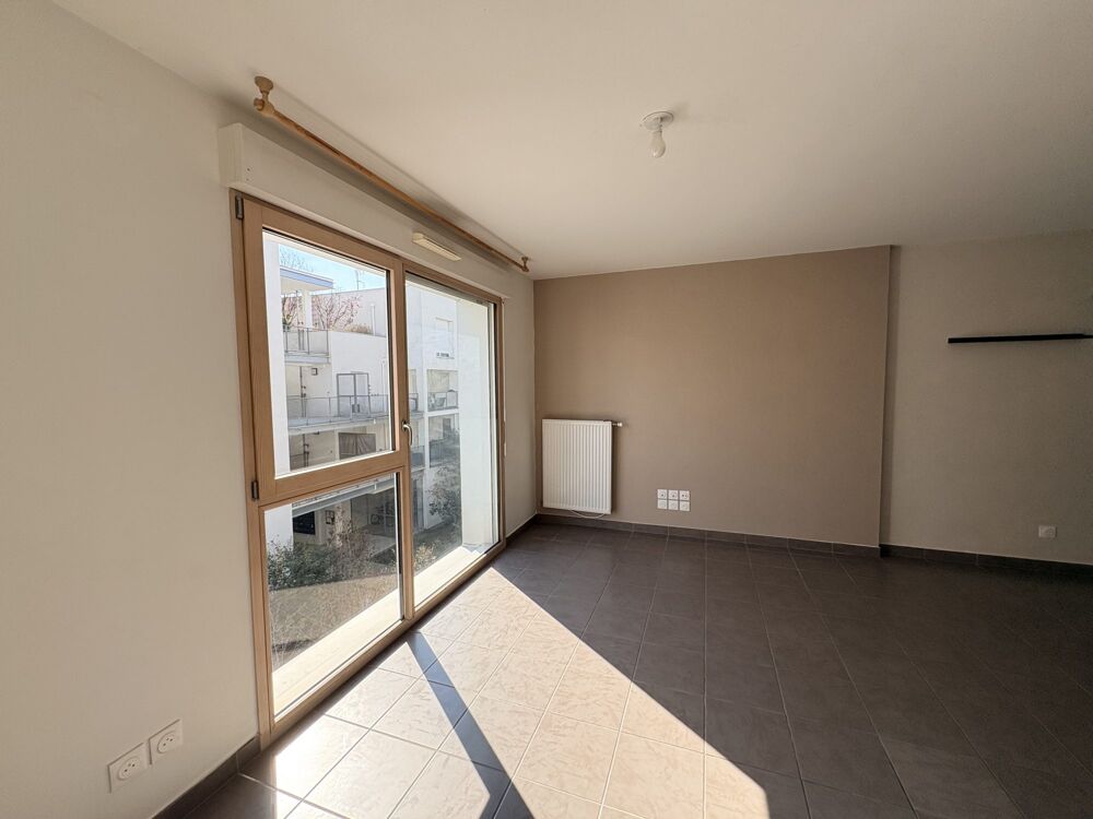 Location Appartement BEAU T2 AVEC BALCON ET GARAGE Villeurbanne
