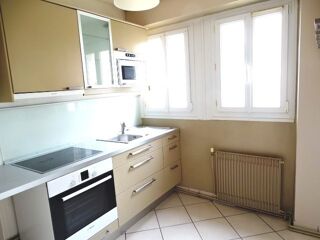  Appartement à louer 3 pièces 65 m²