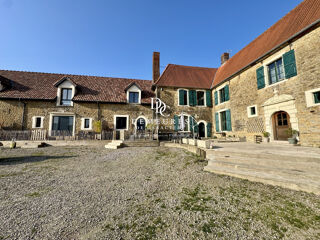  Maison à vendre 12 pièces 318 m²