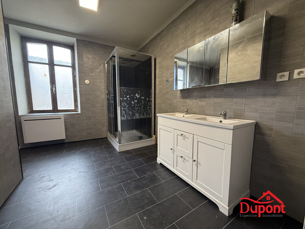 À VENDRE  Grande maison familiale en pierre de 170 m²  D