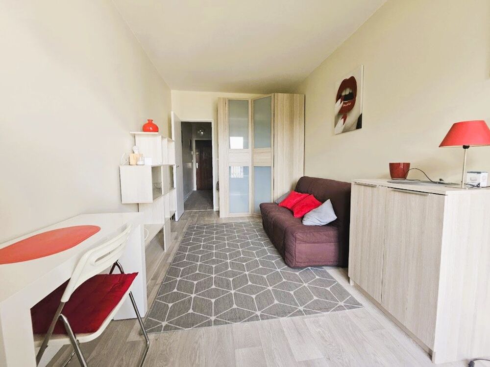 Location Appartement Charmant sudio meublé avec balcon, cave et parking sécurisé Compiègne