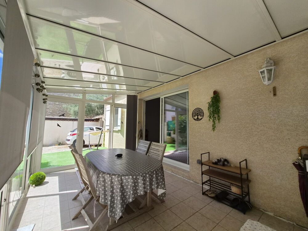 Jolie Villa avec garage de plain pied.